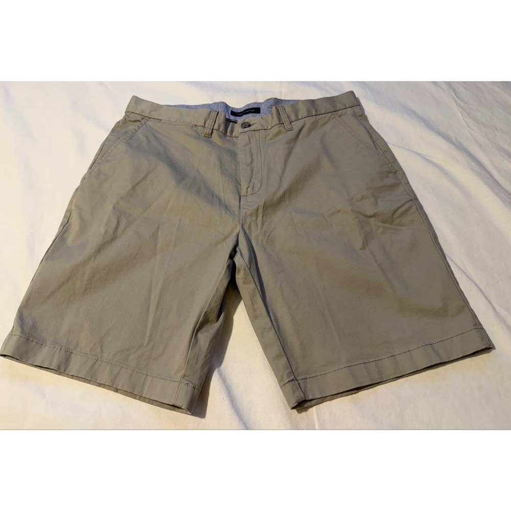 Tommy Hilfiger Men's Shorts Size 36 Khaki Tan Chino Flat Front 9" Inseam